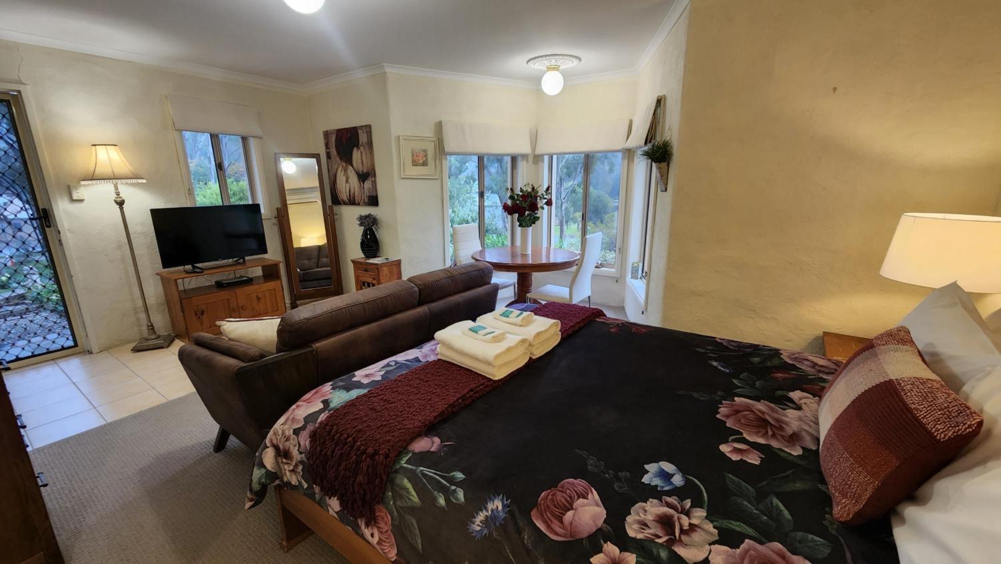 Riesling Trail & Clare Valley Cottages Room photo